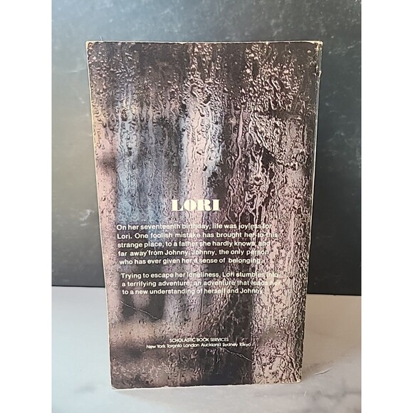 Lori By Dorothy Bastien Paperback - Picture 9 of 10